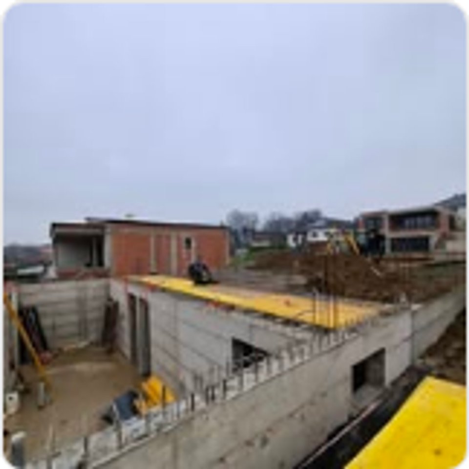 Armiranobetonski zidovi i oplata na gradilištu