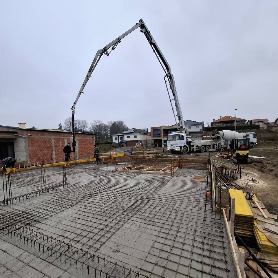 Armatura pripremljena za betoniranje na gradilištu